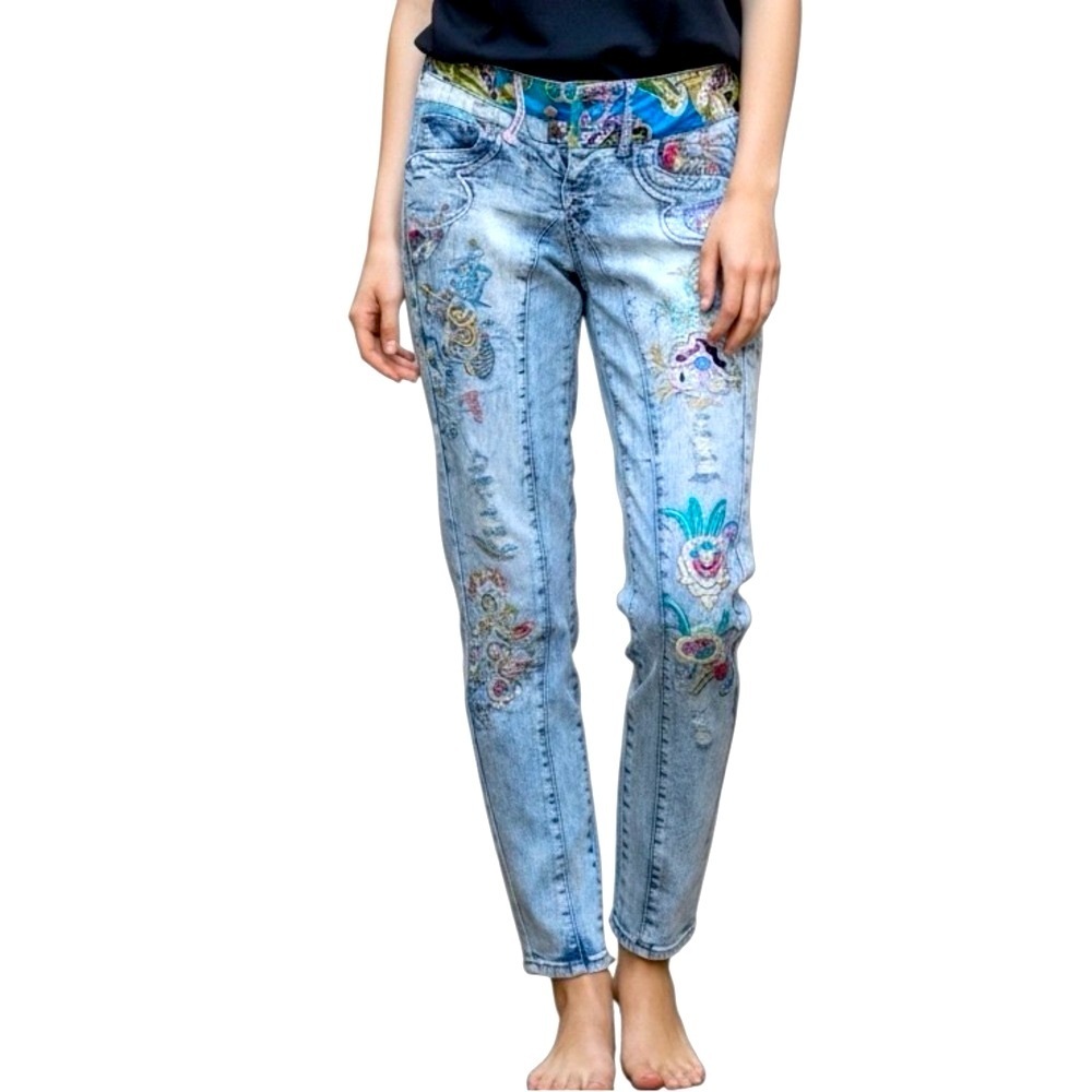 RAW LifeStyle Jeans Slim Fit  Hand Painted Embroidered Upcycled Mid Rise Size 26